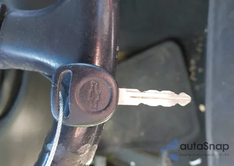 2001 Chevrolet Silverado 1500 Ls z USA, uszkodzony, nr VIN 2GCEC19T611330148